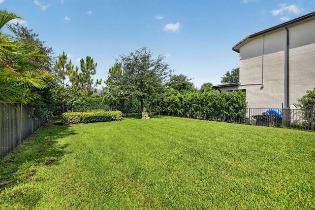 4651 E Pinehurst Trl Trail E, Oakland Park, FL 33309