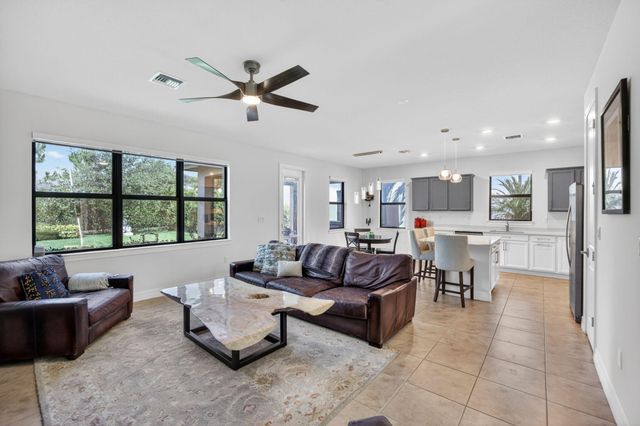 4651 E Pinehurst Trl Trail E, Oakland Park, FL 33309