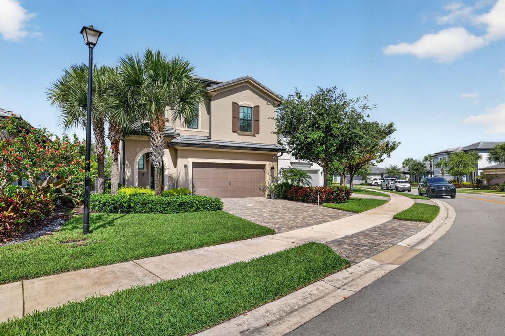4651 E Pinehurst Trl Trail E, Oakland Park, FL 33309