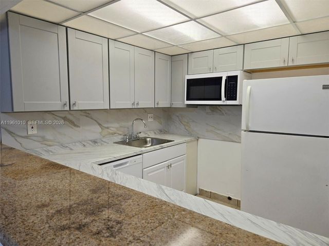 5921 Washington St 124, Hollywood, FL 33023