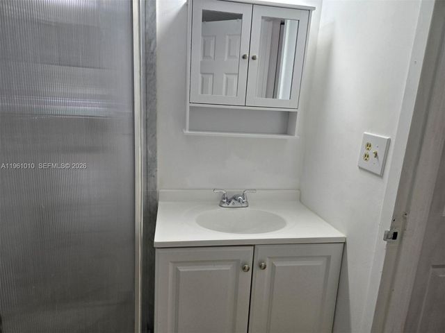 5921 Washington St 124, Hollywood, FL 33023