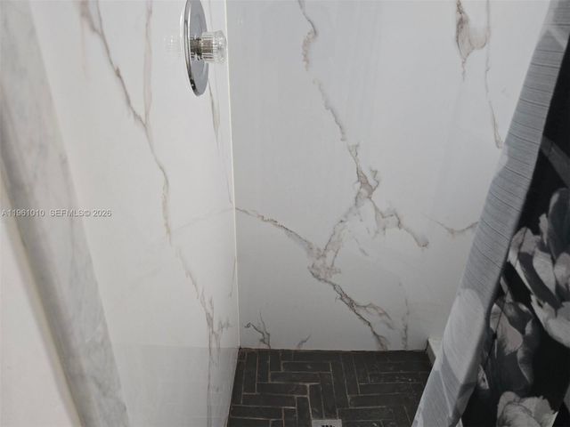 5921 Washington St 124, Hollywood, FL 33023