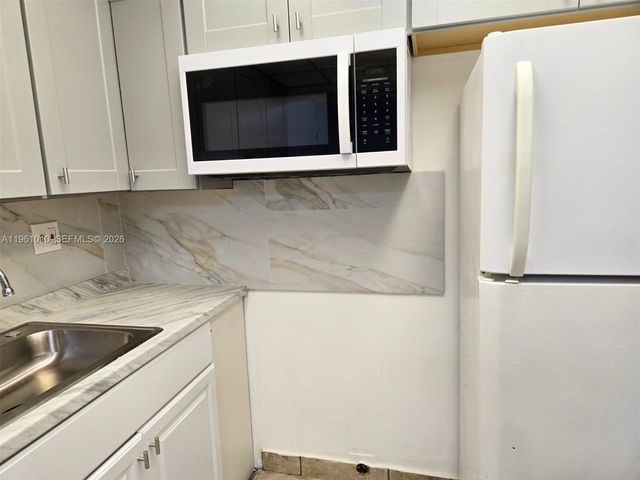 5921 Washington St 124, Hollywood, FL 33023