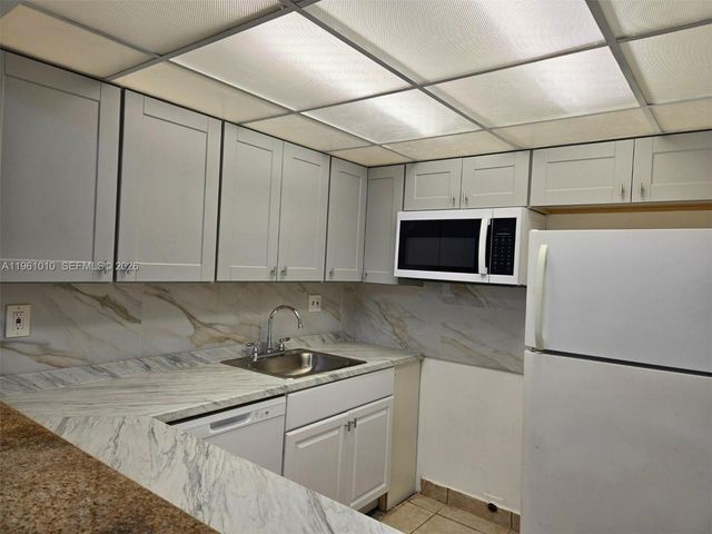 5921 Washington St 124, Hollywood, FL 33023