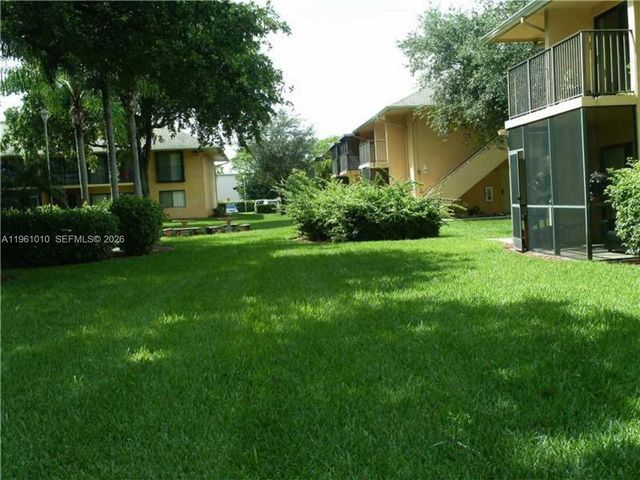 5921 Washington St 124, Hollywood, FL 33023