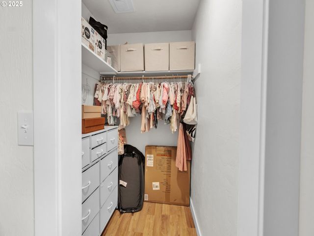 550 N 6TH Pl, Harrisburg, OR 97446