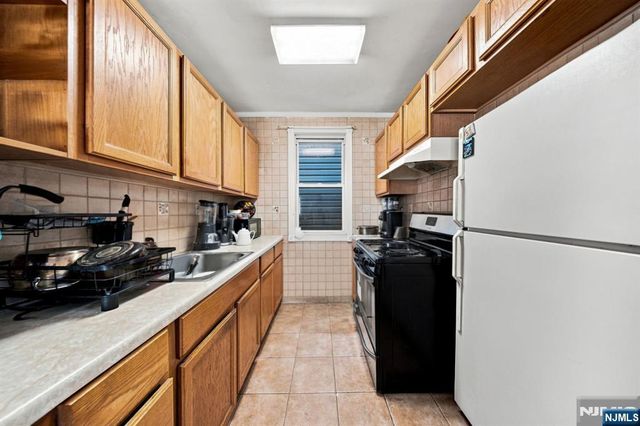 152 Kearny Avenue, Kearny, NJ 07032