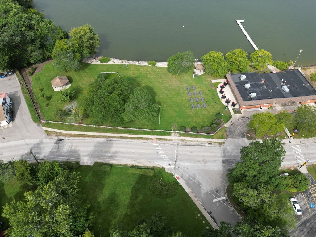 111 Shady Lane, Mundelein, IL 60060 — photo 2