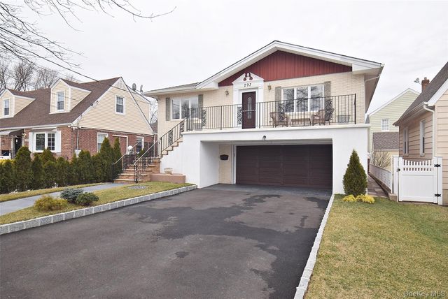 293 85th Avenue, Floral Park, NY 11001