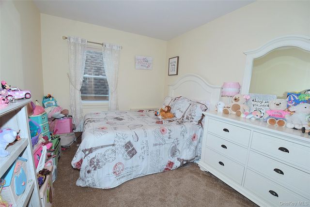 293 85th Avenue, Floral Park, NY 11001