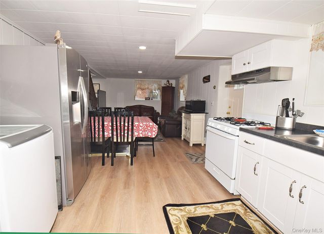 293 85th Avenue, Floral Park, NY 11001