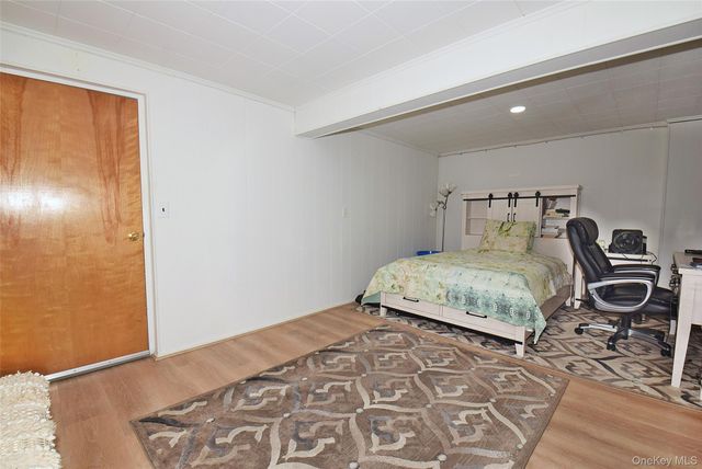 293 85th Avenue, Floral Park, NY 11001