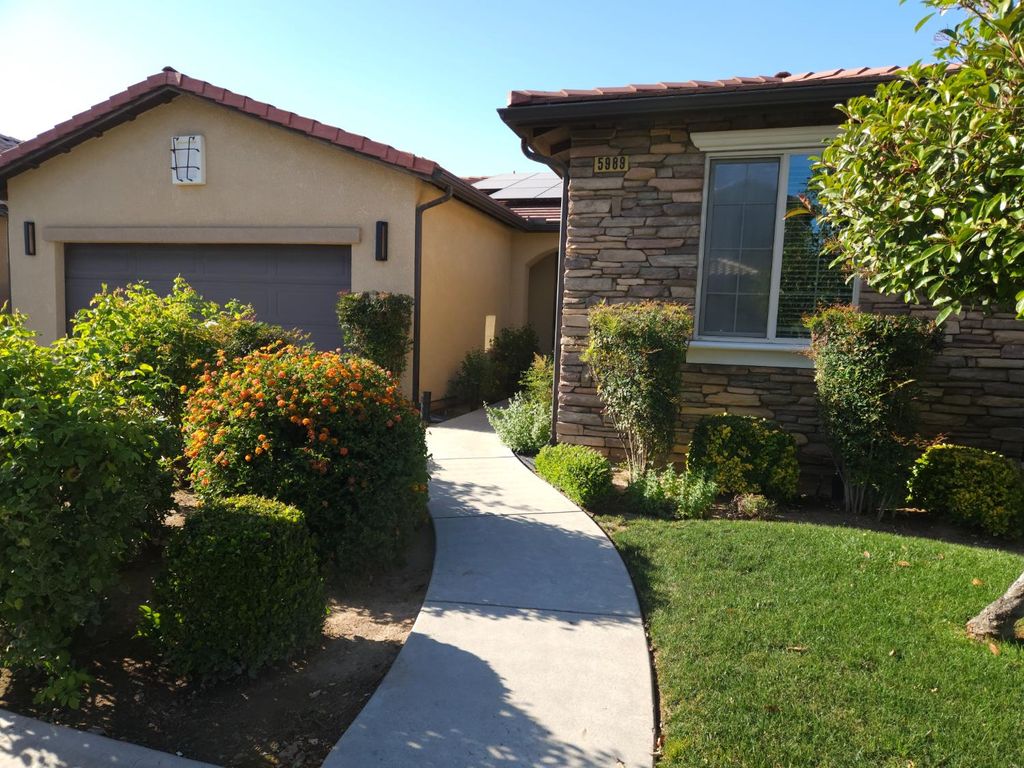 Image 1 of property listing at 5989 E Via San Loppia Drive, Fresno, CA 93727