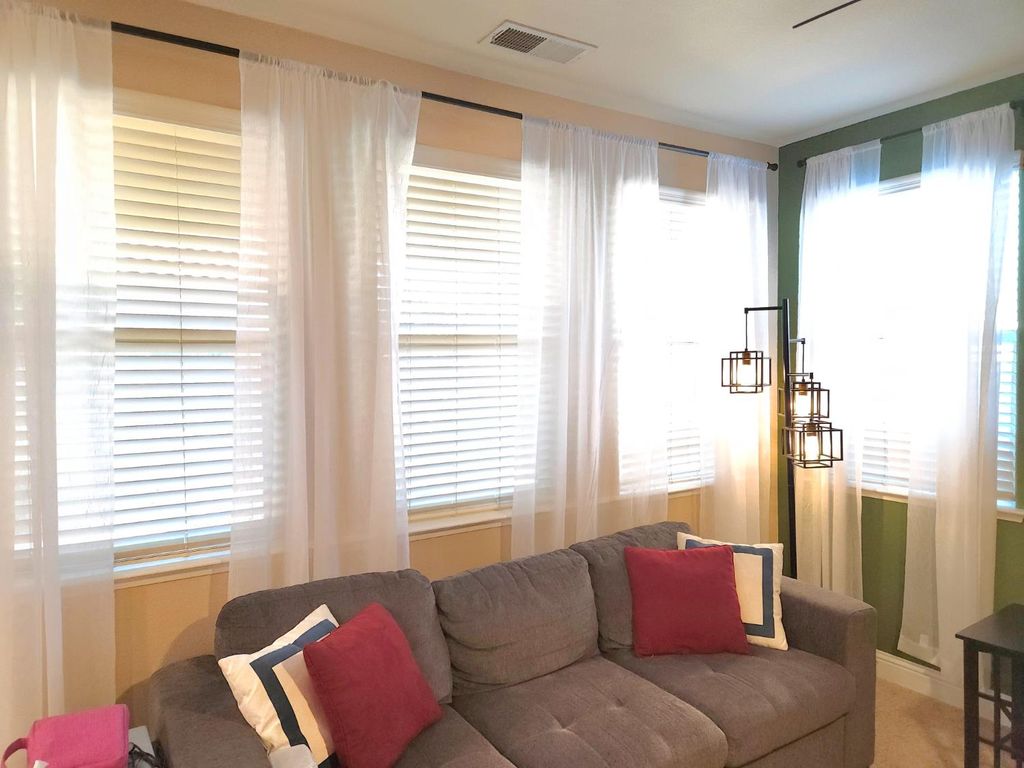 Image 22 of property listing at 5989 E Via San Loppia Drive, Fresno, CA 93727