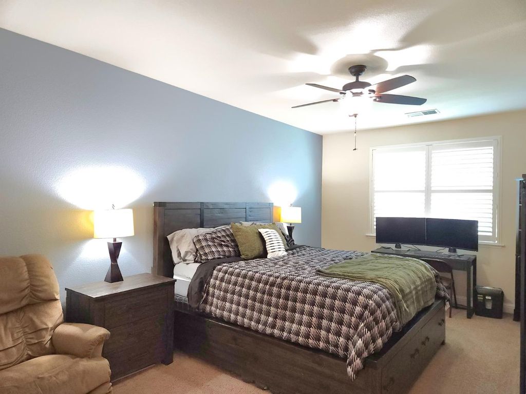Image 26 of property listing at 5989 E Via San Loppia Drive, Fresno, CA 93727