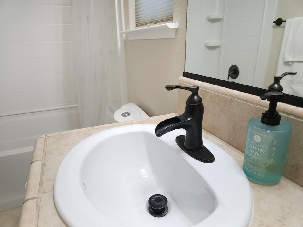 Image 38 of property listing at 5989 E Via San Loppia Drive, Fresno, CA 93727