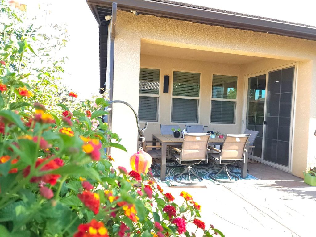 Image 44 of property listing at 5989 E Via San Loppia Drive, Fresno, CA 93727