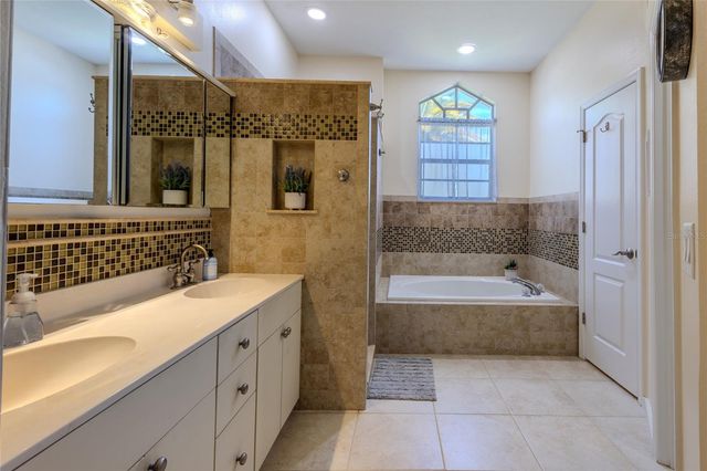 4092 HEARTHSTONE DRIVE, Sarasota, FL 34238