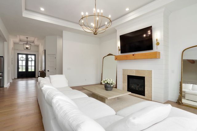 870 E Emerald Terrace, Nixa, MO 65714