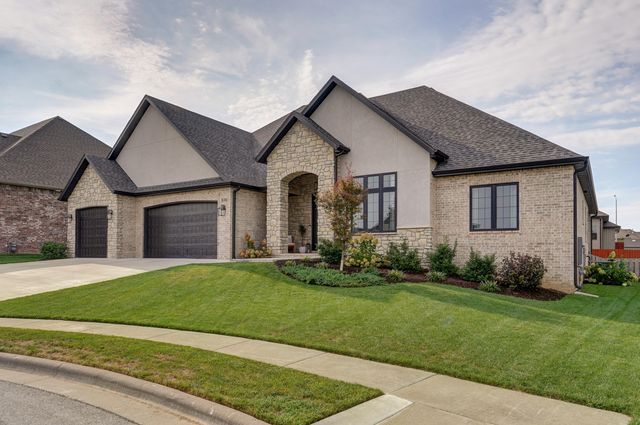 870 E Emerald Terrace, Nixa, MO 65714