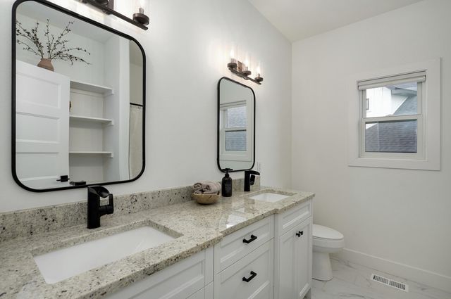 870 E Emerald Terrace, Nixa, MO 65714