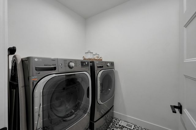 870 E Emerald Terrace, Nixa, MO 65714