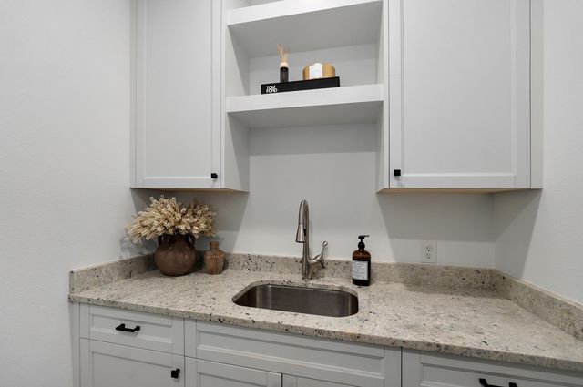 870 E Emerald Terrace, Nixa, MO 65714