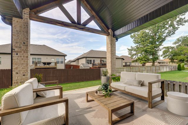 870 E Emerald Terrace, Nixa, MO 65714