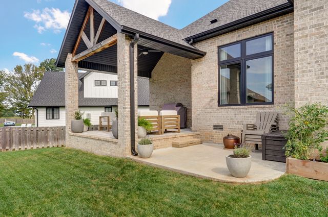 870 E Emerald Terrace, Nixa, MO 65714