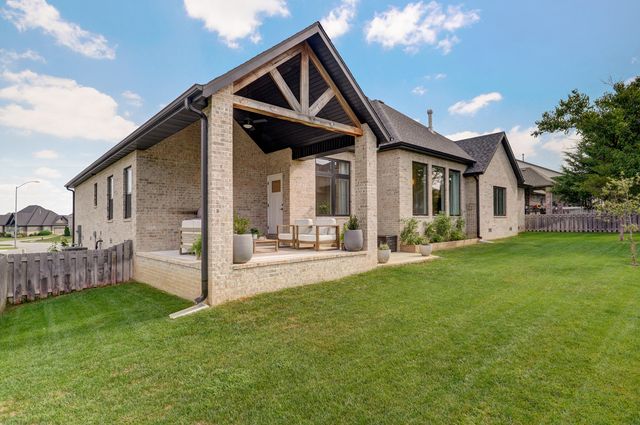 870 E Emerald Terrace, Nixa, MO 65714