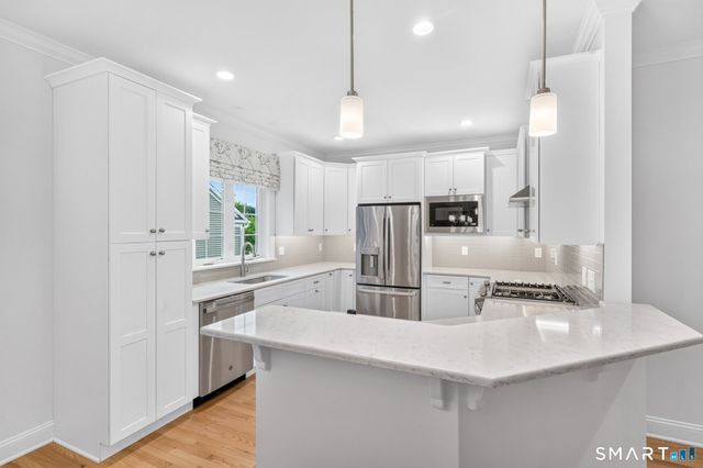 6 Prospect Ridge 6, Simsbury, CT 06070