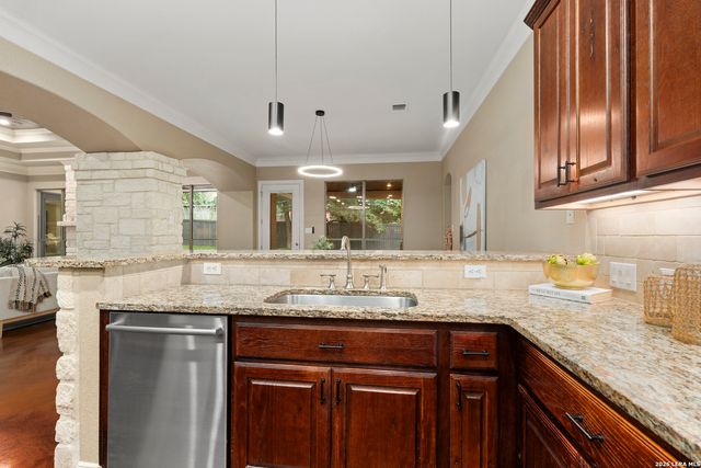 1911 Far Niente, San Antonio, TX 78258