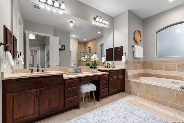 1911 Far Niente, San Antonio, TX 78258