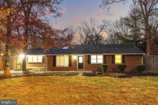 6705 GREENLEAF ST, Springfield, VA 22150