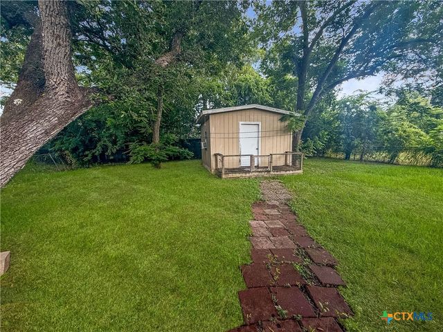 214 Crockett Street, Port Lavaca, TX 77979