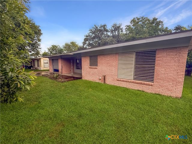 214 Crockett Street, Port Lavaca, TX 77979