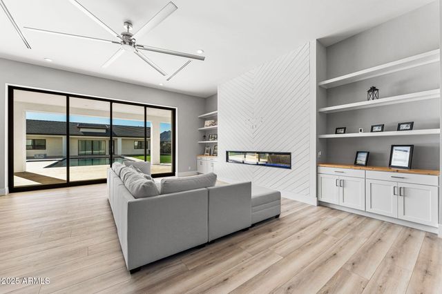 24614 S 183RD Place, Gilbert, AZ 85298