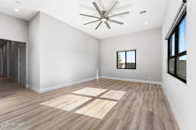 24614 S 183RD Place, Gilbert, AZ 85298