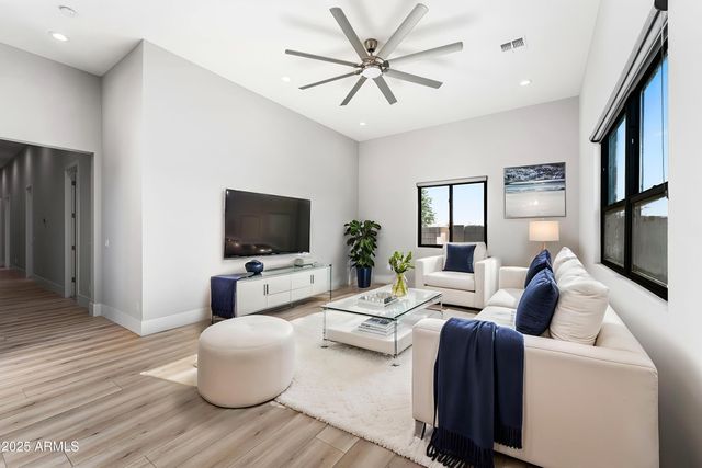 24614 S 183RD Place, Gilbert, AZ 85298