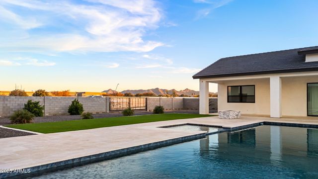 24614 S 183RD Place, Gilbert, AZ 85298