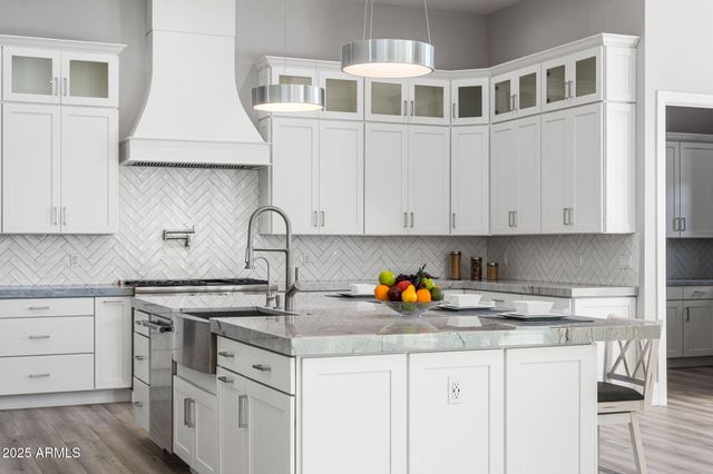 24614 S 183RD Place, Gilbert, AZ 85298