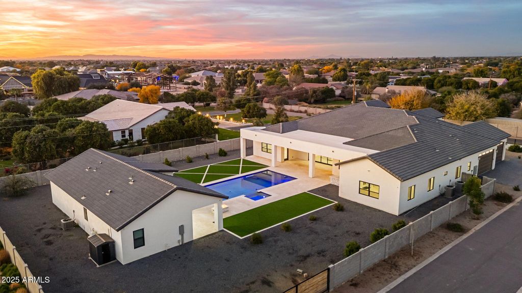 24614 S 183RD Place, Gilbert, AZ 85298