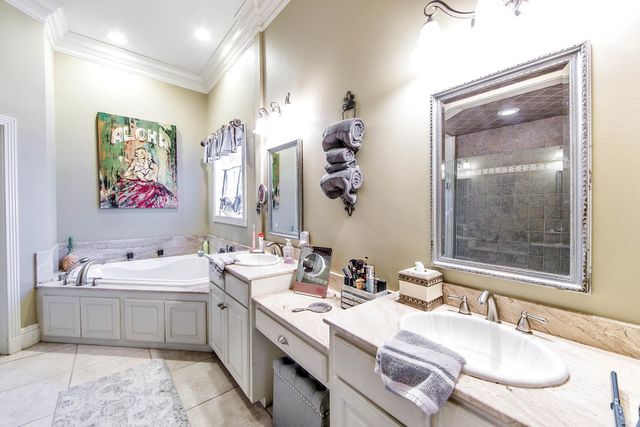 157 Regal Row, Houma, LA 70360