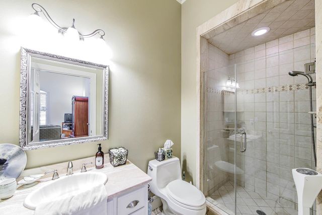 157 Regal Row, Houma, LA 70360