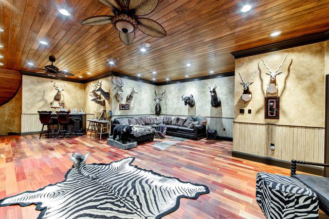 157 Regal Row, Houma, LA 70360