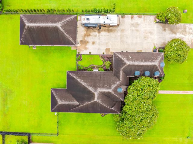 157 Regal Row, Houma, LA 70360