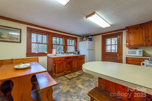 380 Buttercup Lane, Marion, NC 28752