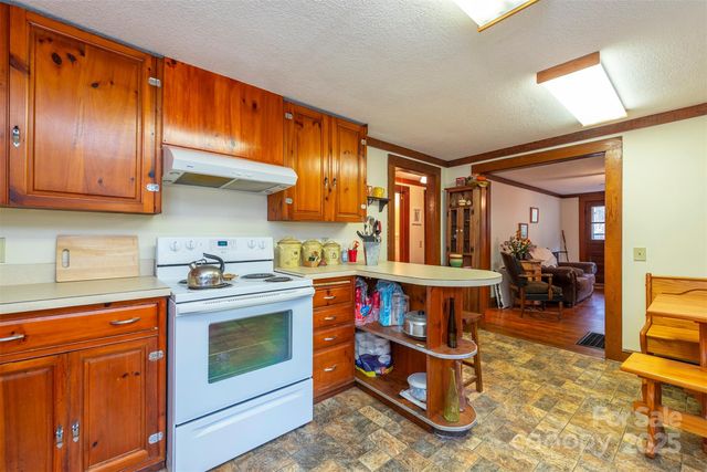 380 Buttercup Lane, Marion, NC 28752