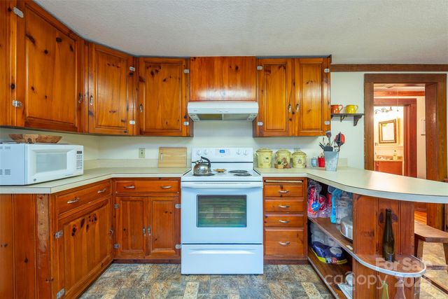 380 Buttercup Lane, Marion, NC 28752