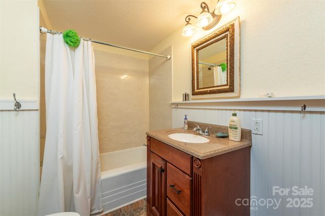 380 Buttercup Lane, Marion, NC 28752